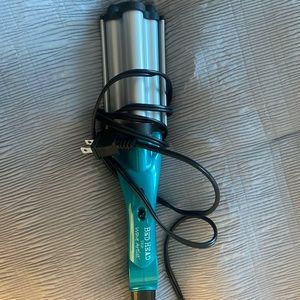 Bed head hair waver tool